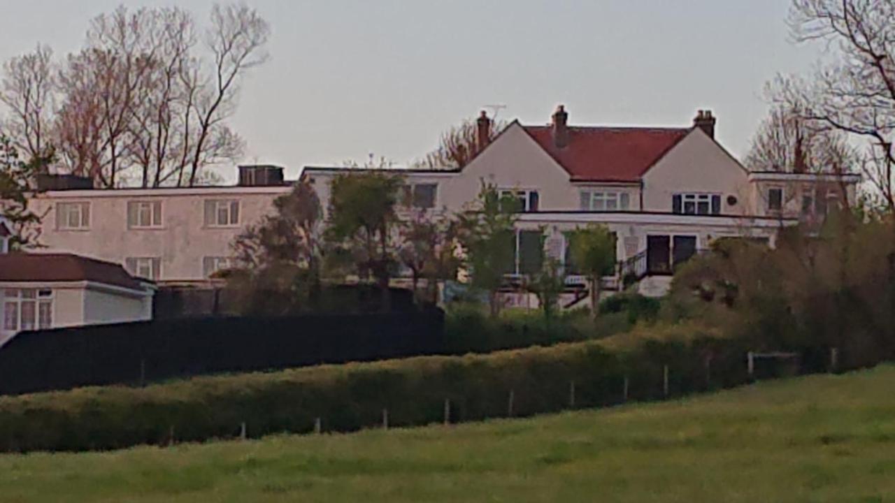 Sandown Manor Exteriör bild